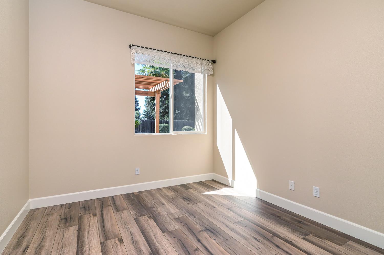 3012 Everglade Ave, Clovis, CA 93619
