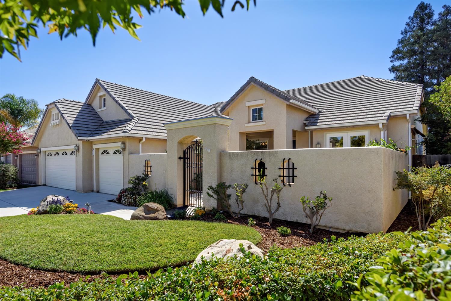 3012 Everglade Ave, Clovis, CA 93619