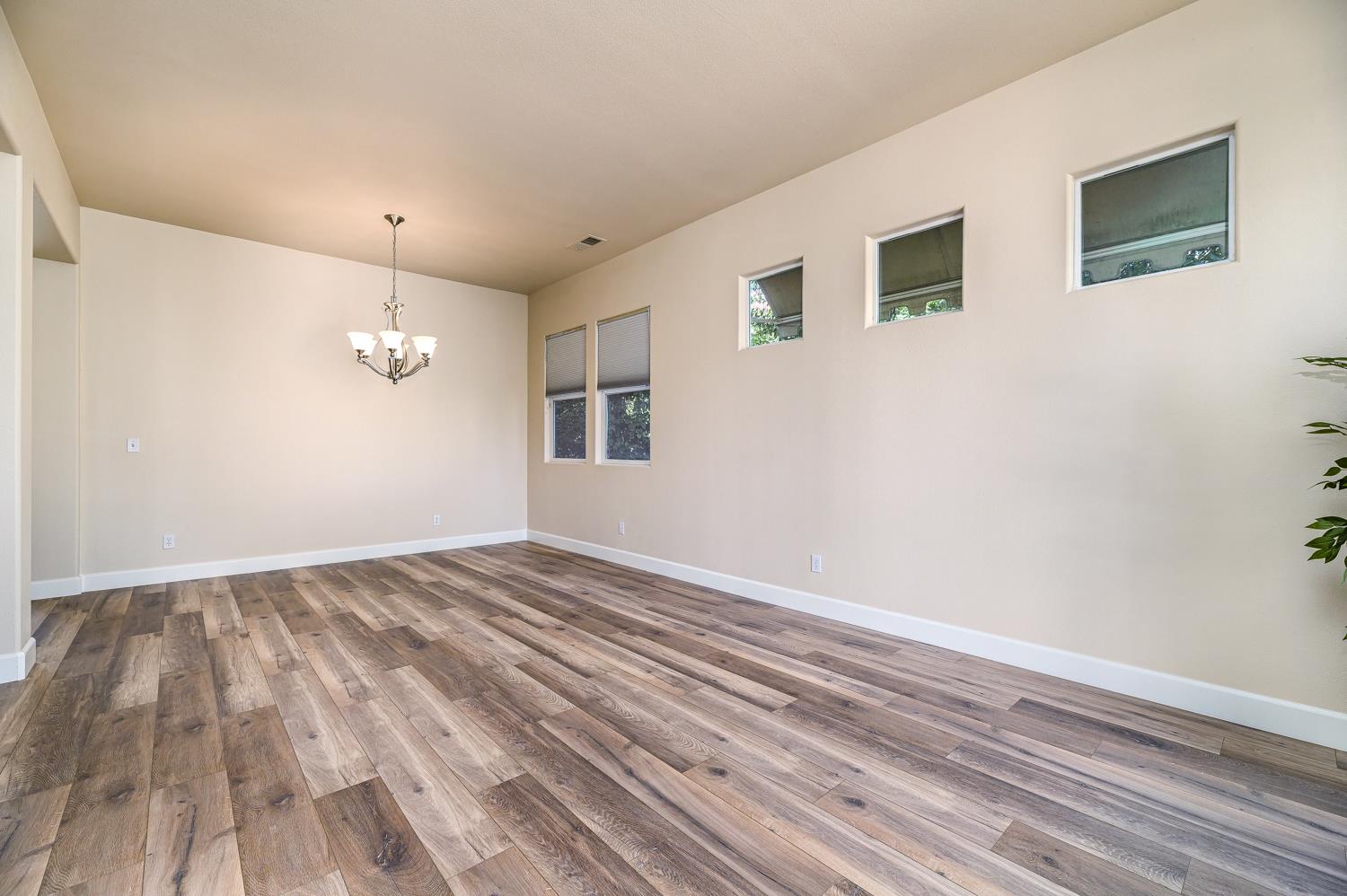 3012 Everglade Ave, Clovis, CA 93619