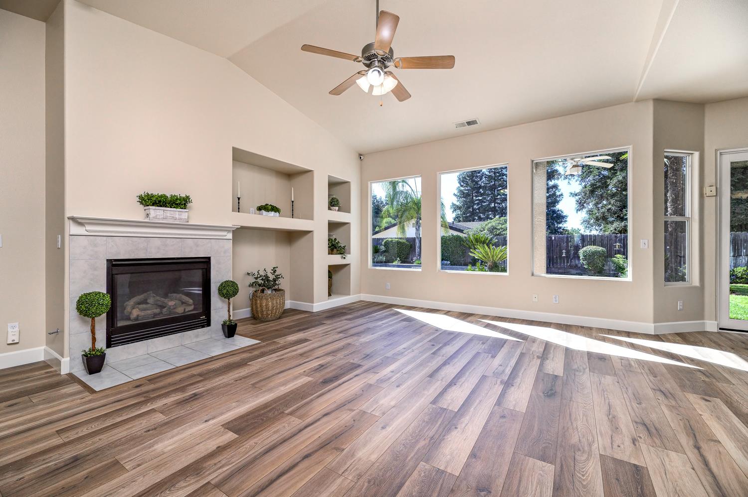 3012 Everglade Ave, Clovis, CA 93619
