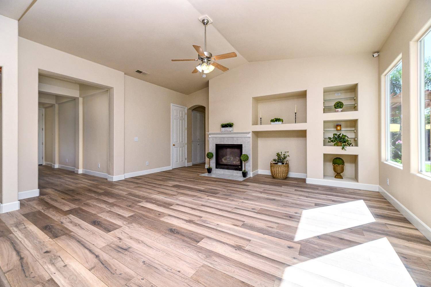3012 Everglade Ave, Clovis, CA 93619
