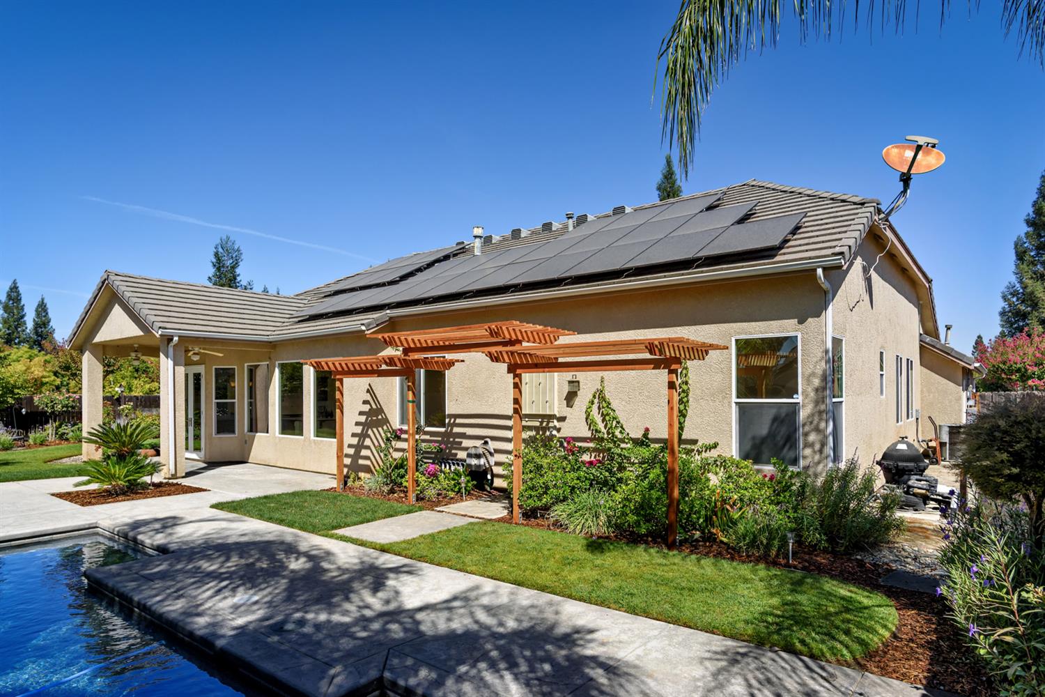 3012 Everglade Ave, Clovis, CA 93619