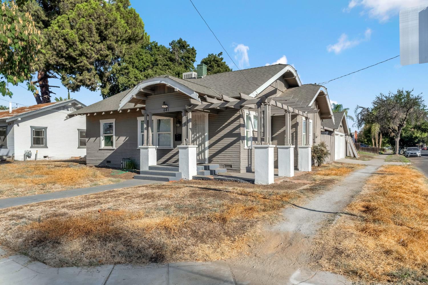 641 E Elizabeth St, Fresno, CA 93728