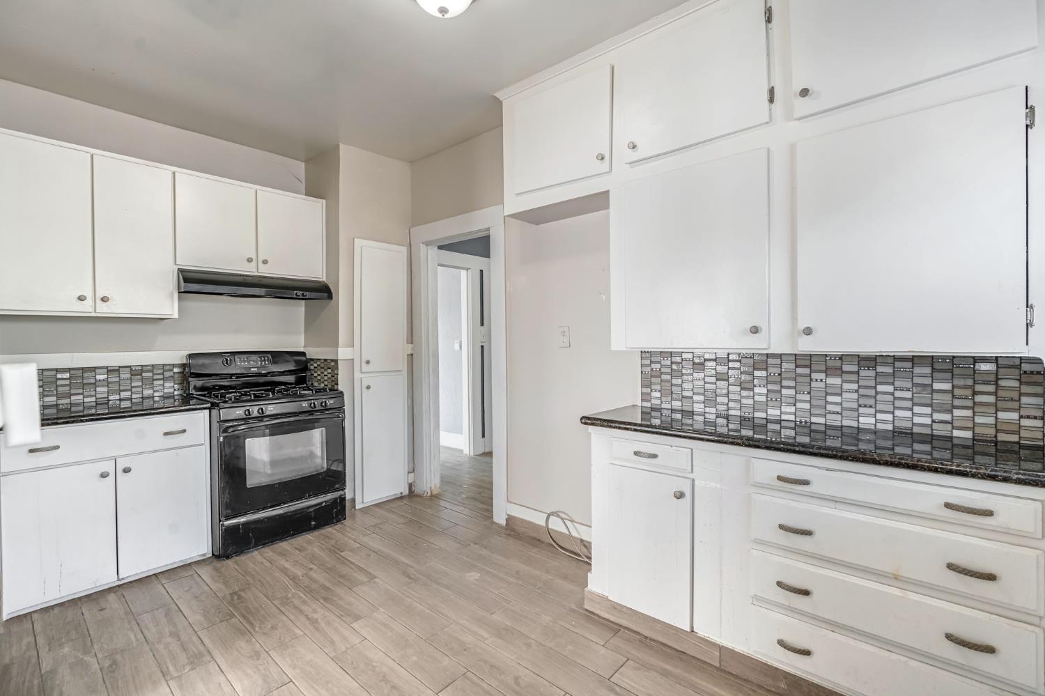 641 E Elizabeth St, Fresno, CA 93728