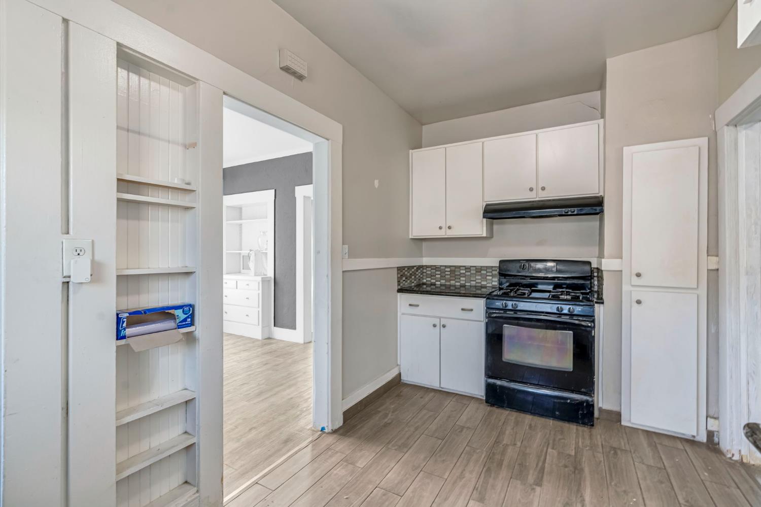 641 E Elizabeth St, Fresno, CA 93728