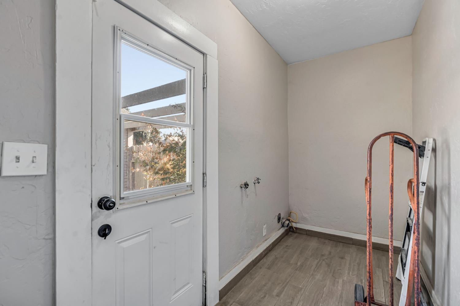 641 E Elizabeth St, Fresno, CA 93728