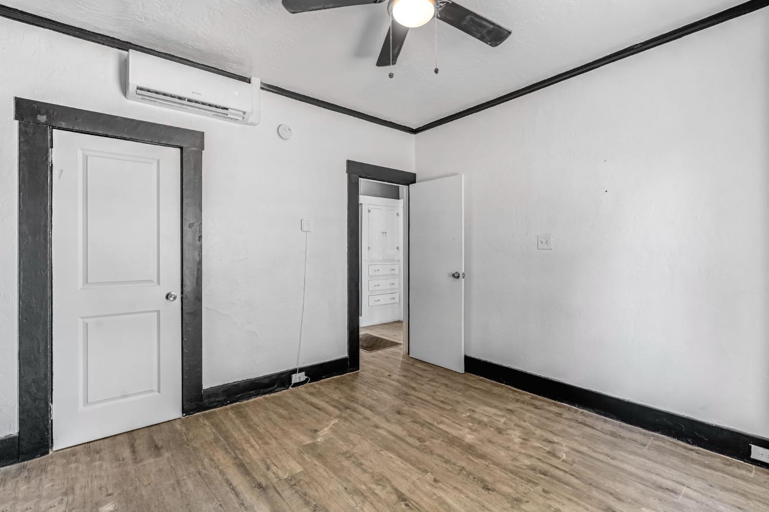641 E Elizabeth St, Fresno, CA 93728