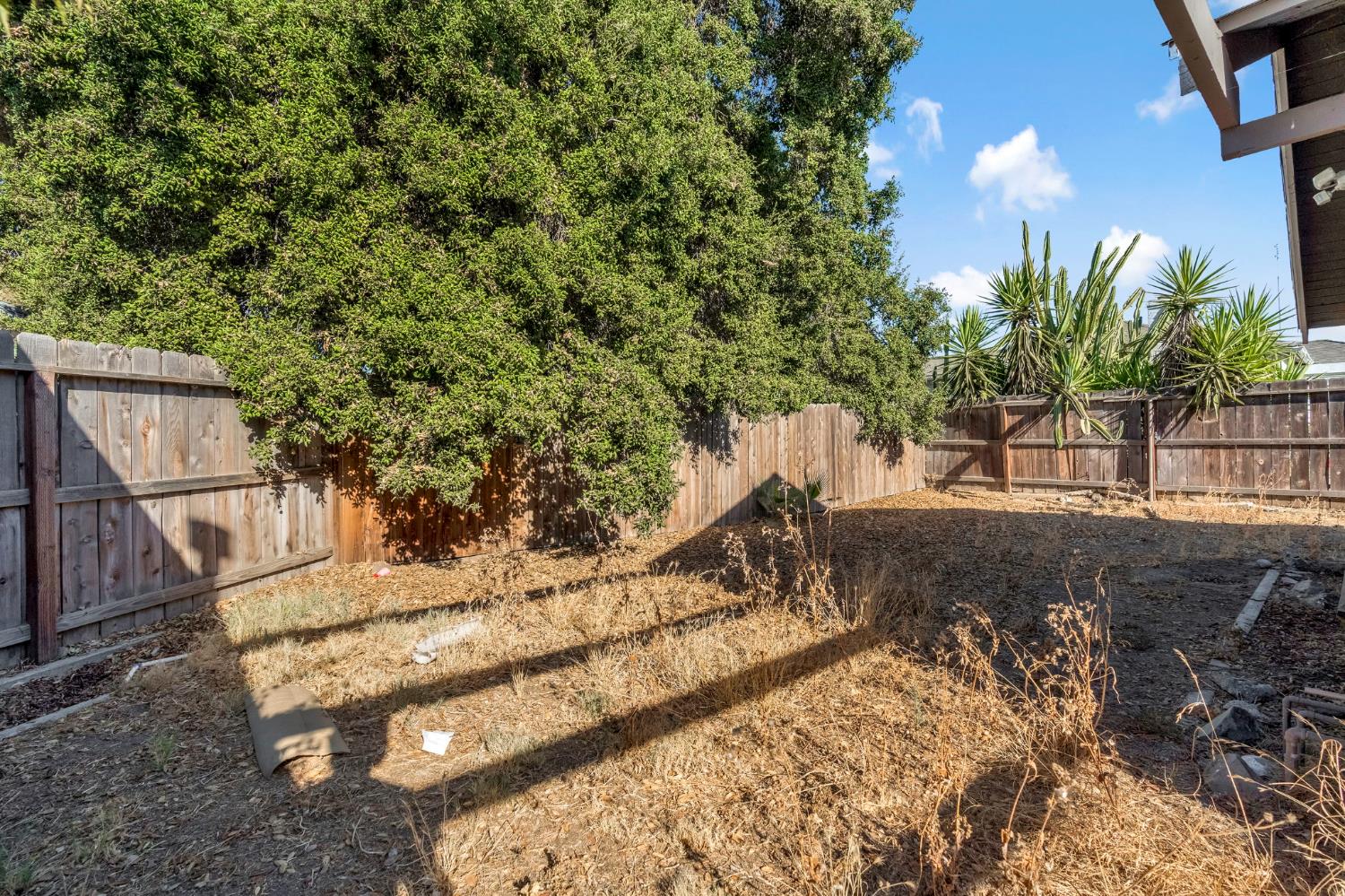 641 E Elizabeth St, Fresno, CA 93728