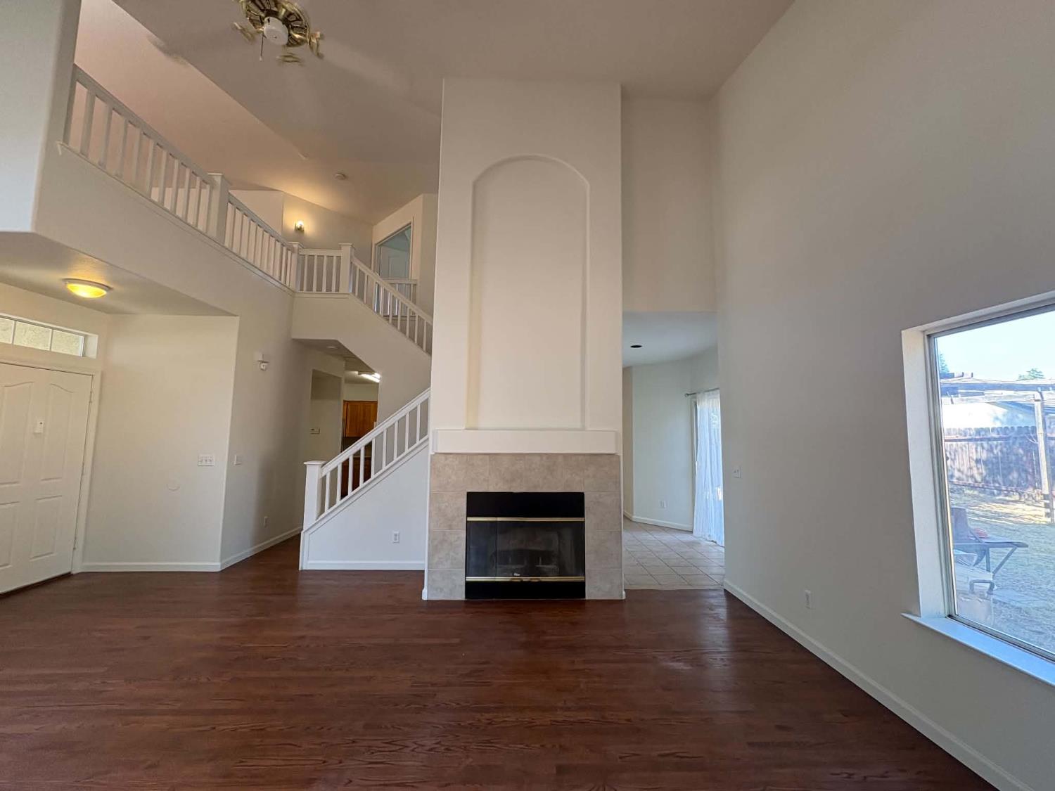 10325 N Recreation Ave, Fresno, CA 93730