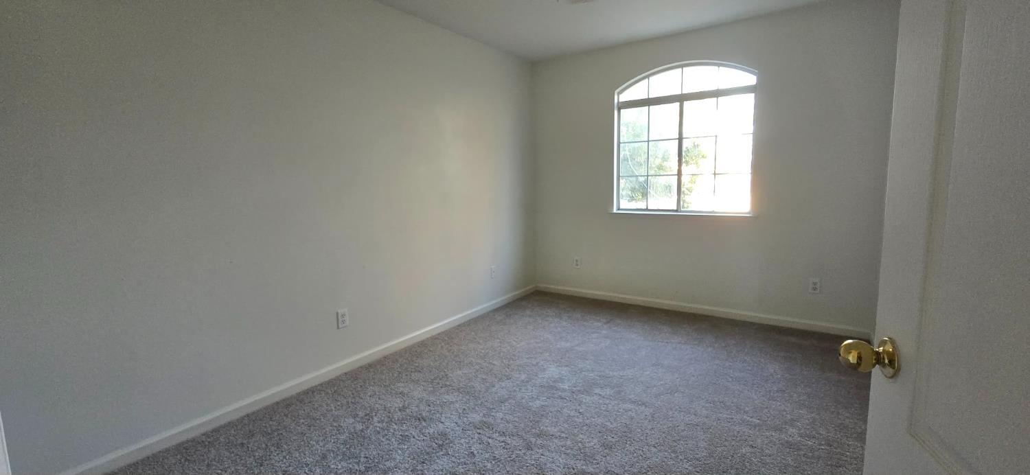10325 N Recreation Ave, Fresno, CA 93730