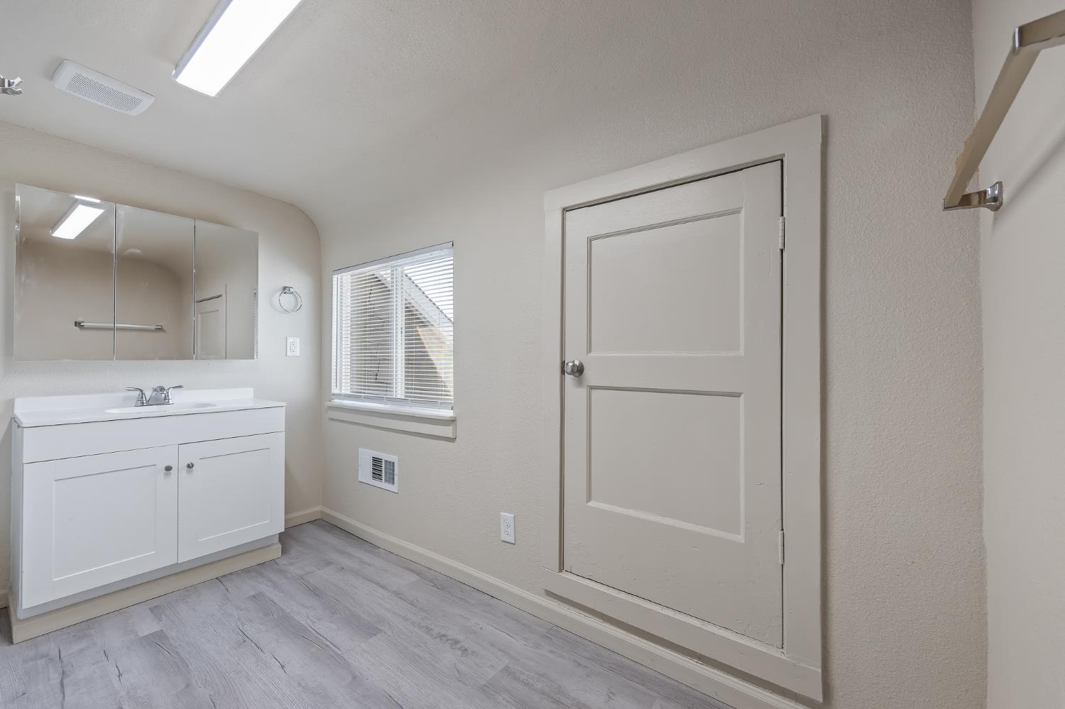 415 N Valeria St, Fresno, CA 93701