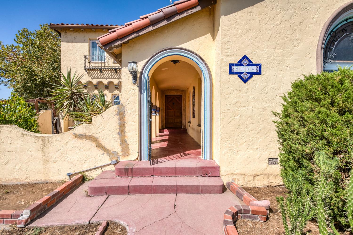 4905 E Jensen Ave, Fresno, CA 93725