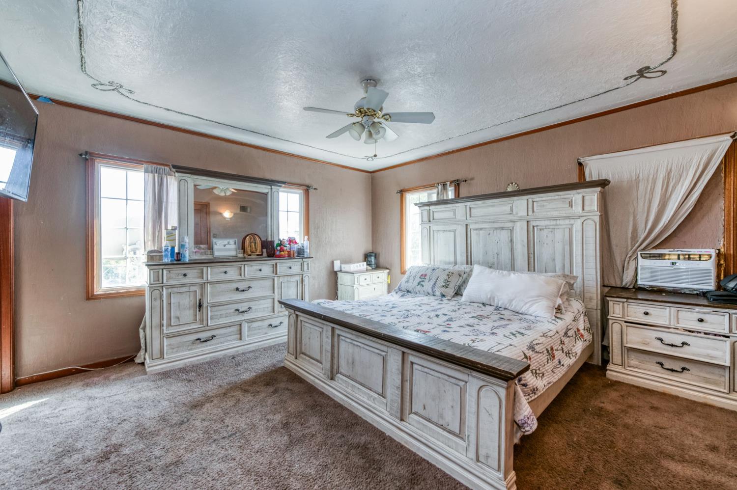 4905 E Jensen Ave, Fresno, CA 93725