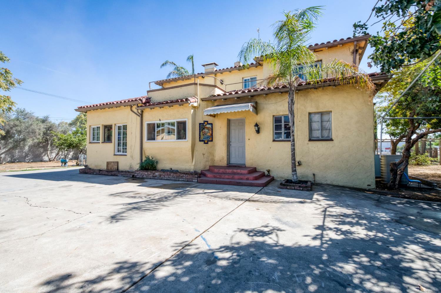 4905 E Jensen Ave, Fresno, CA 93725