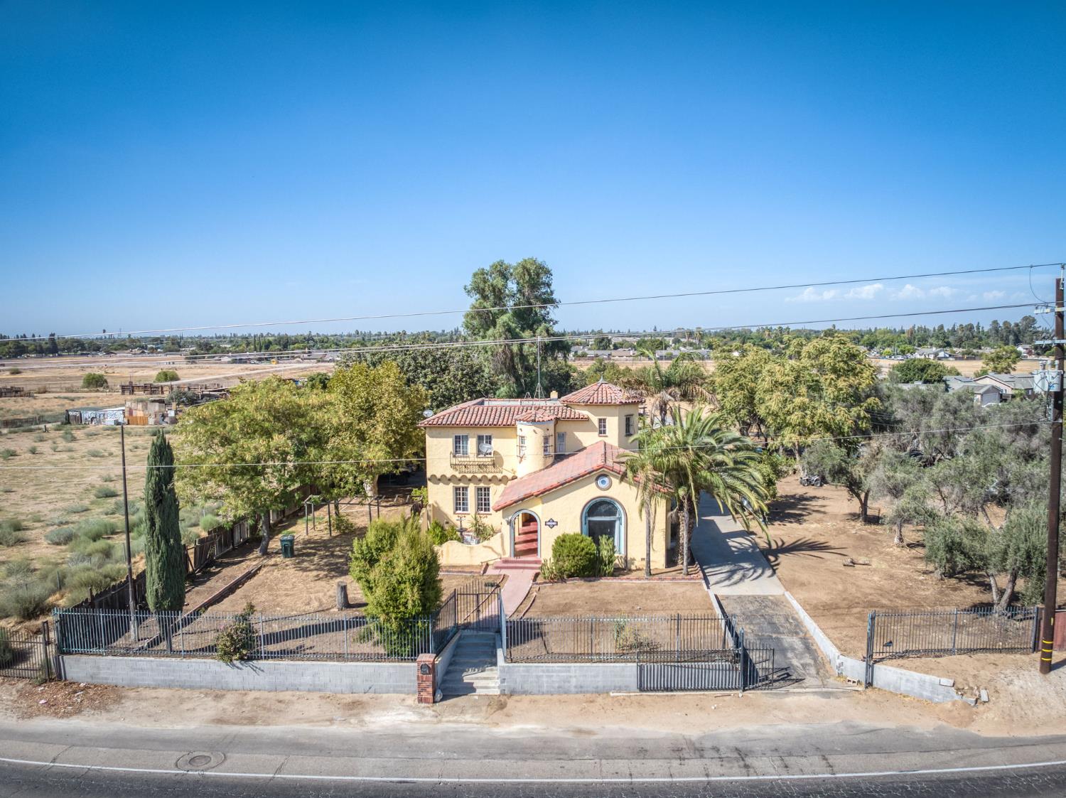 4905 E Jensen Ave, Fresno, CA 93725