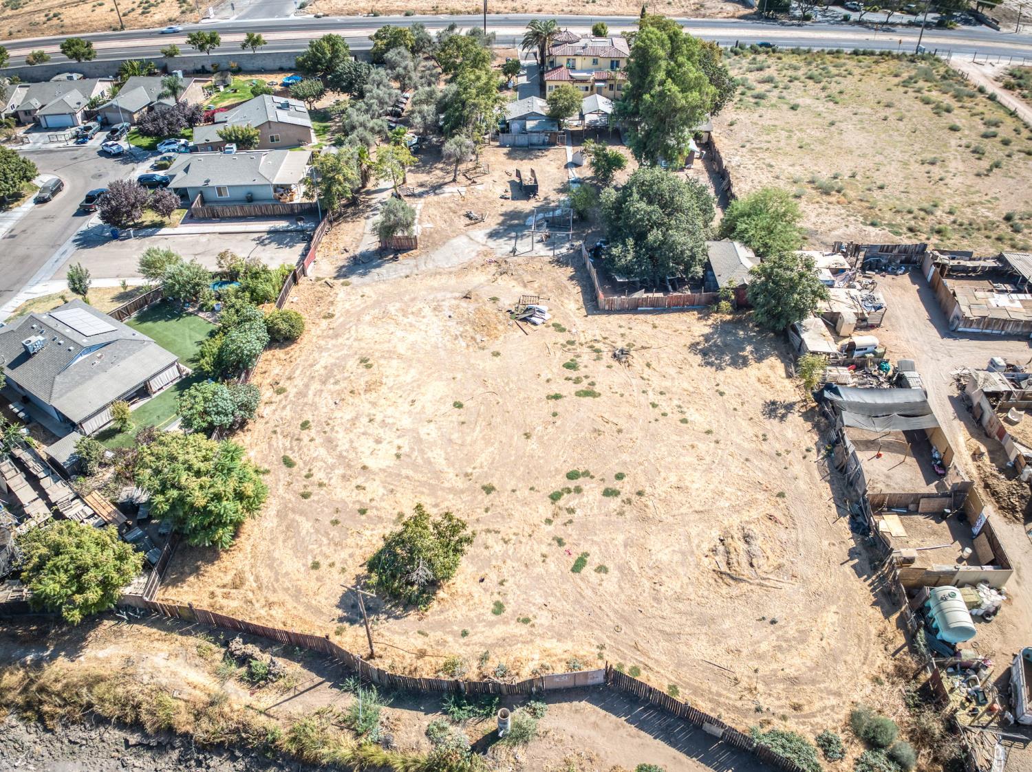 4905 E Jensen Ave, Fresno, CA 93725