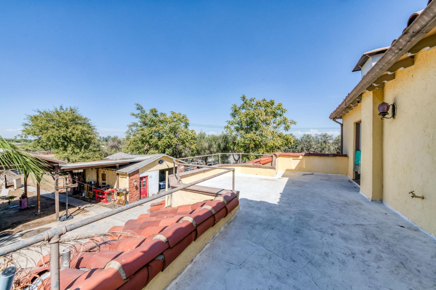 4905 E Jensen Ave, Fresno, CA 93725