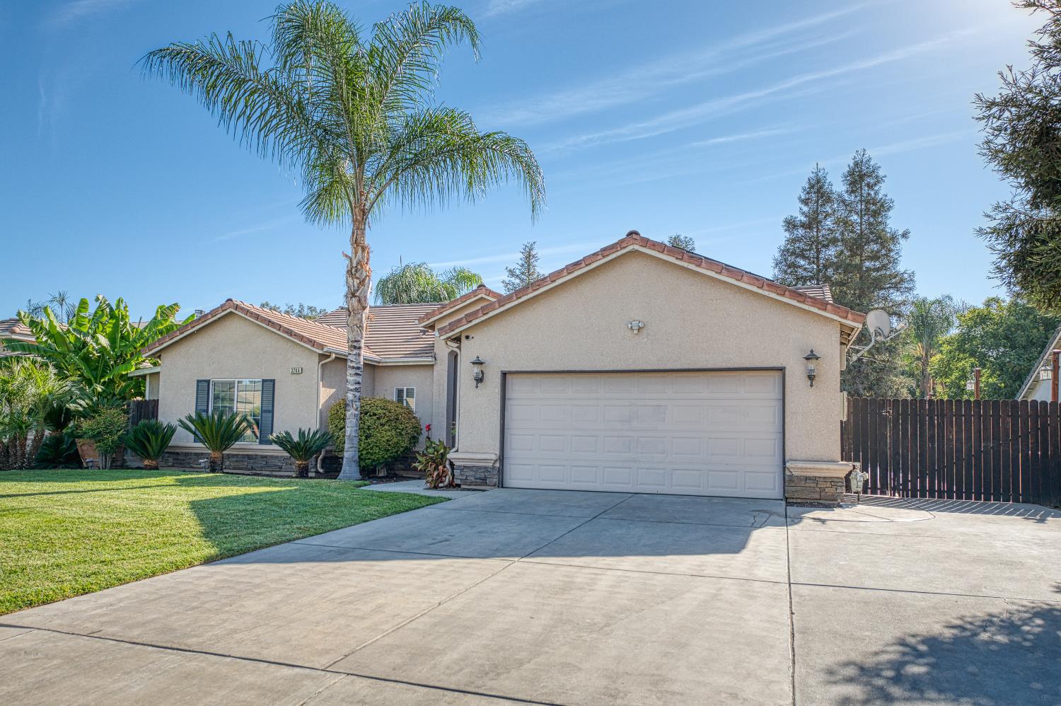 3744 Olive St, Selma, CA 93662
