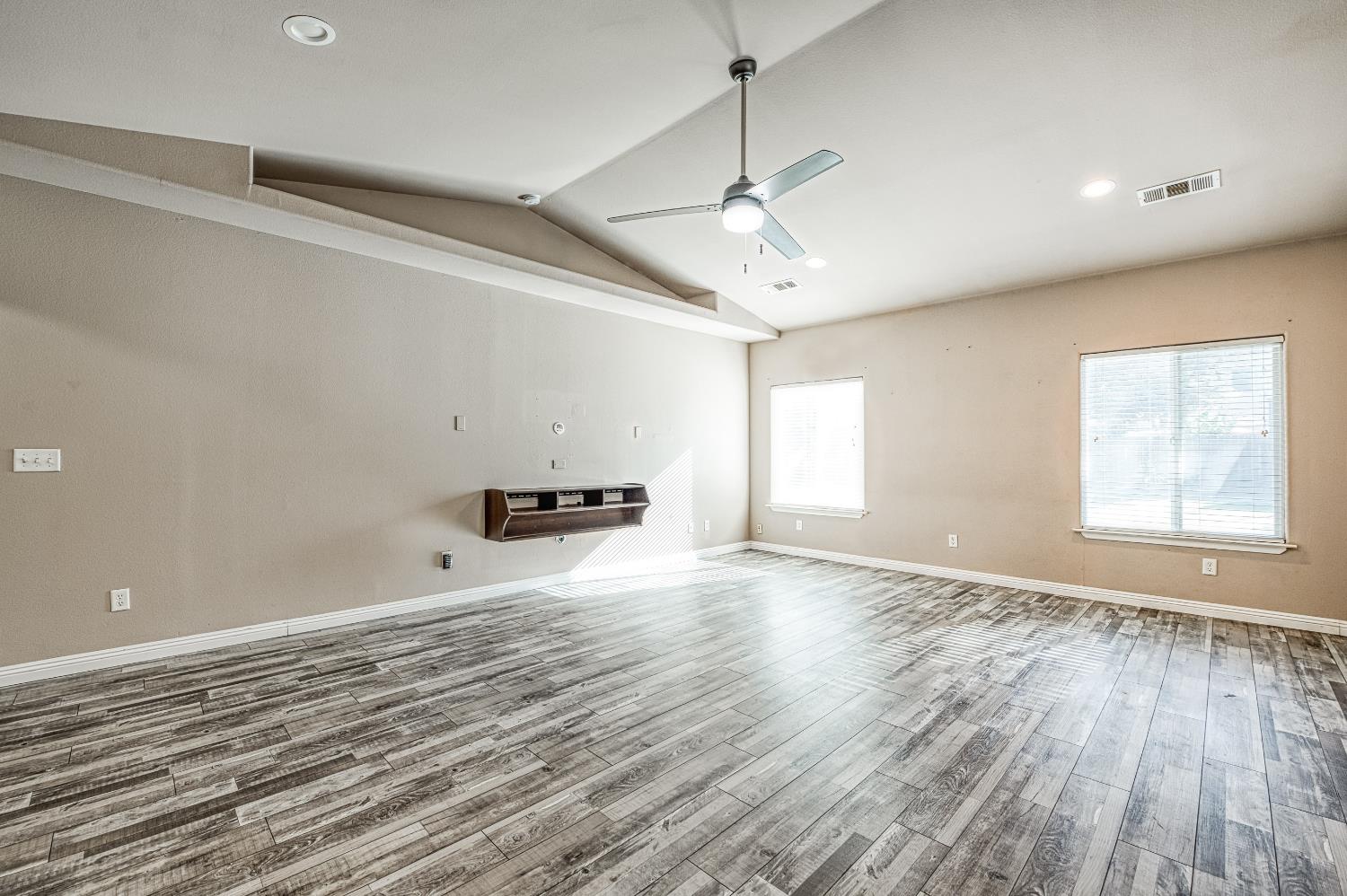 3744 Olive St, Selma, CA 93662