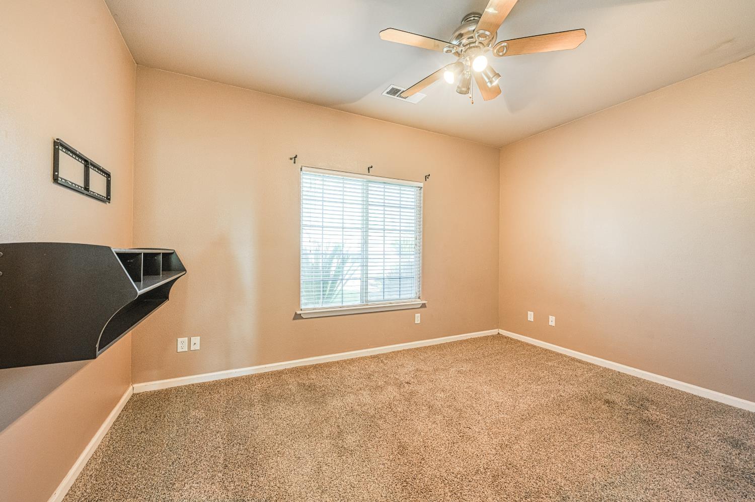 3744 Olive St, Selma, CA 93662