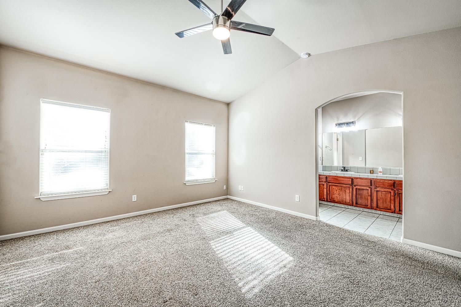 3744 Olive St, Selma, CA 93662