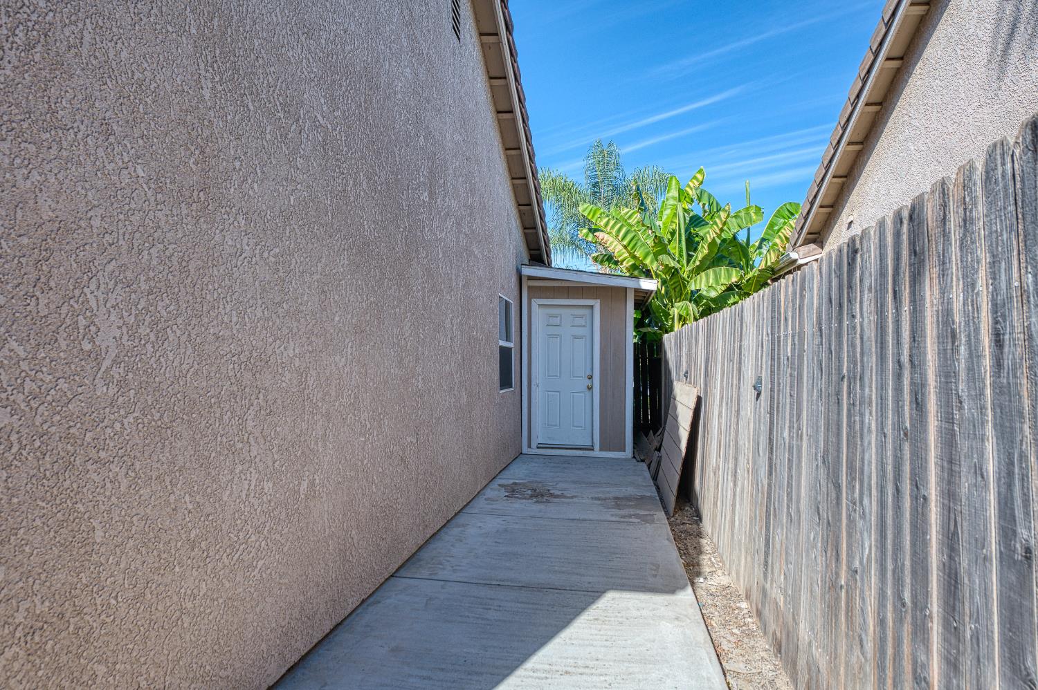 3744 Olive St, Selma, CA 93662