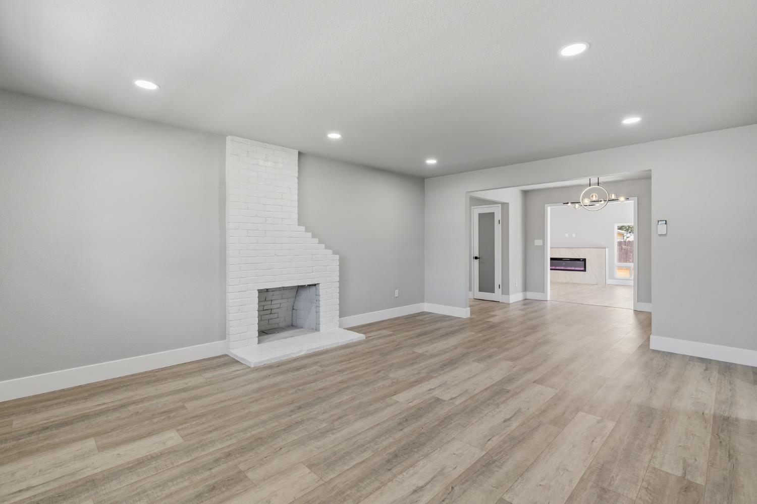 2315 E Santa Ana Ave, Fresno, CA 93726