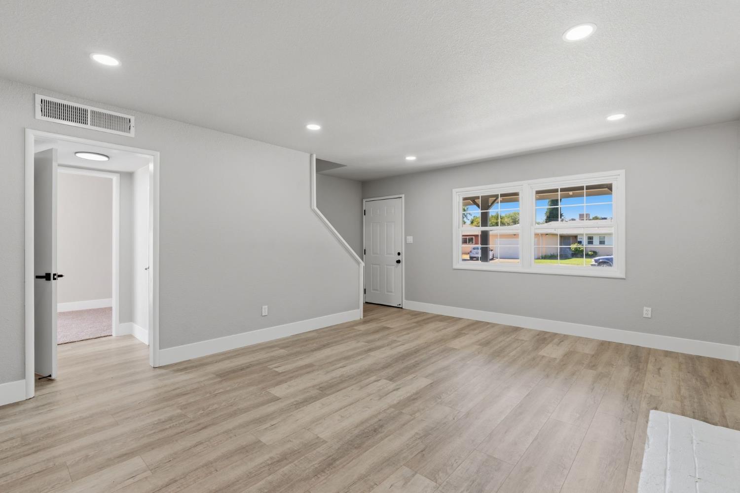 2315 E Santa Ana Ave, Fresno, CA 93726