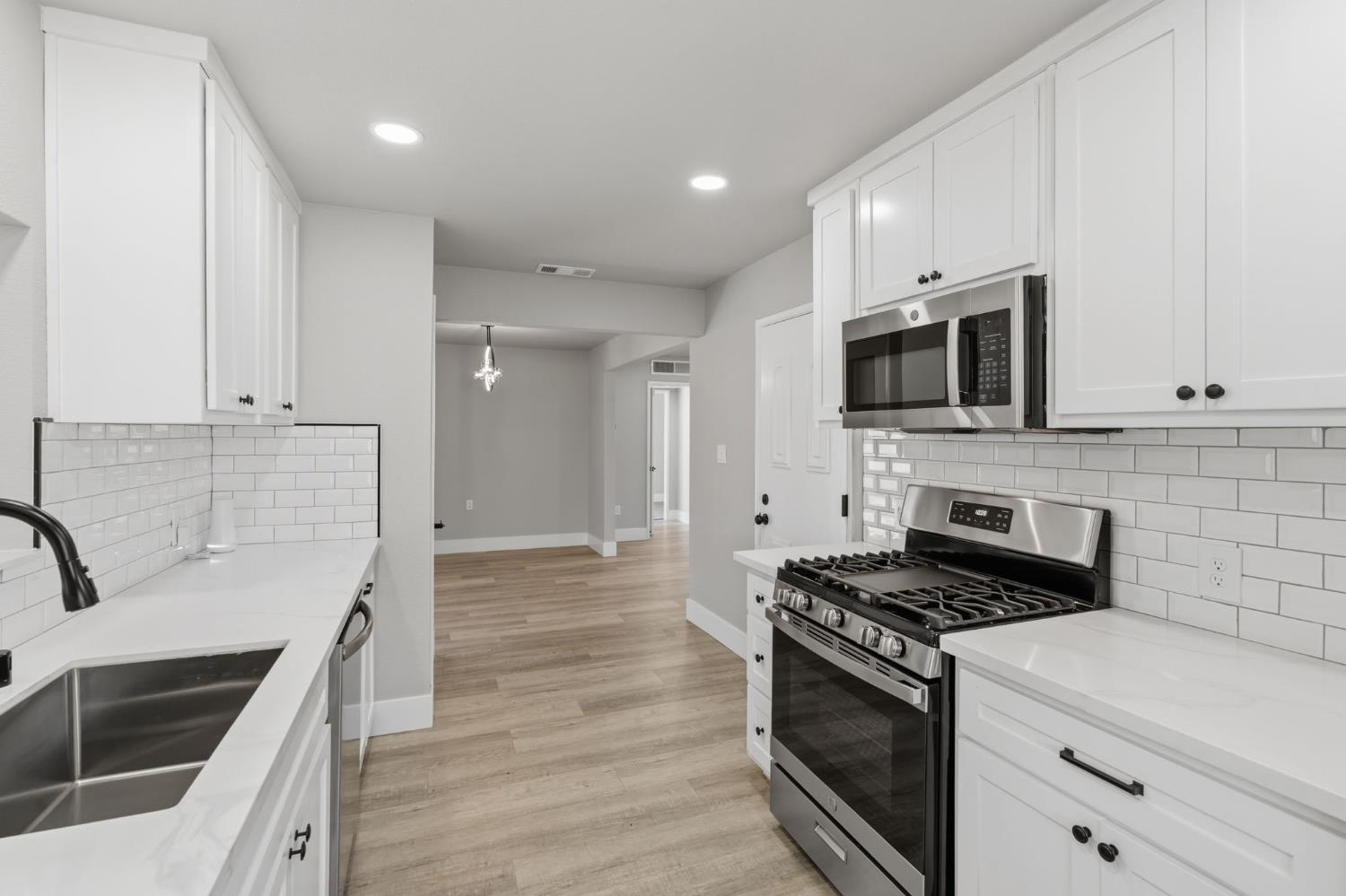 2315 E Santa Ana Ave, Fresno, CA 93726