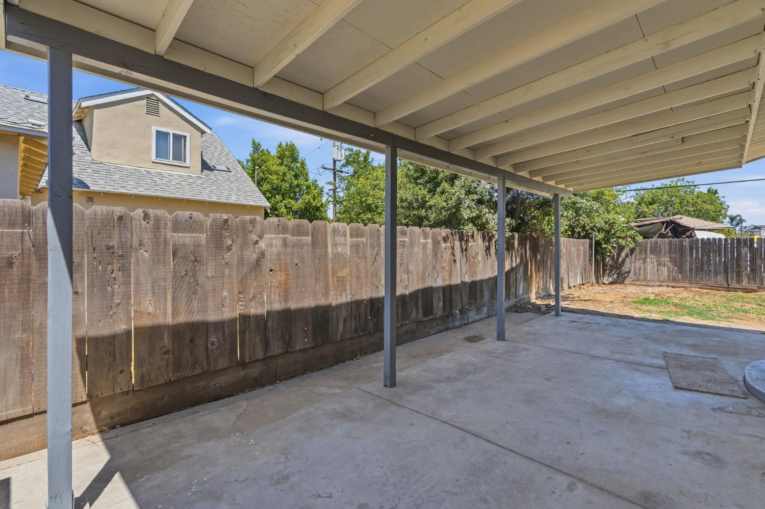 2315 E Santa Ana Ave, Fresno, CA 93726