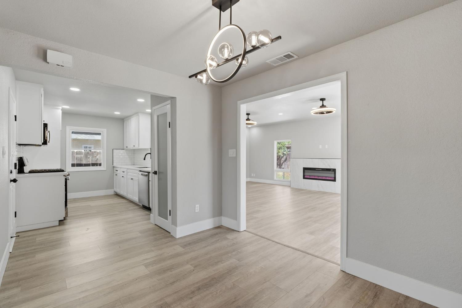 2315 E Santa Ana Ave, Fresno, CA 93726