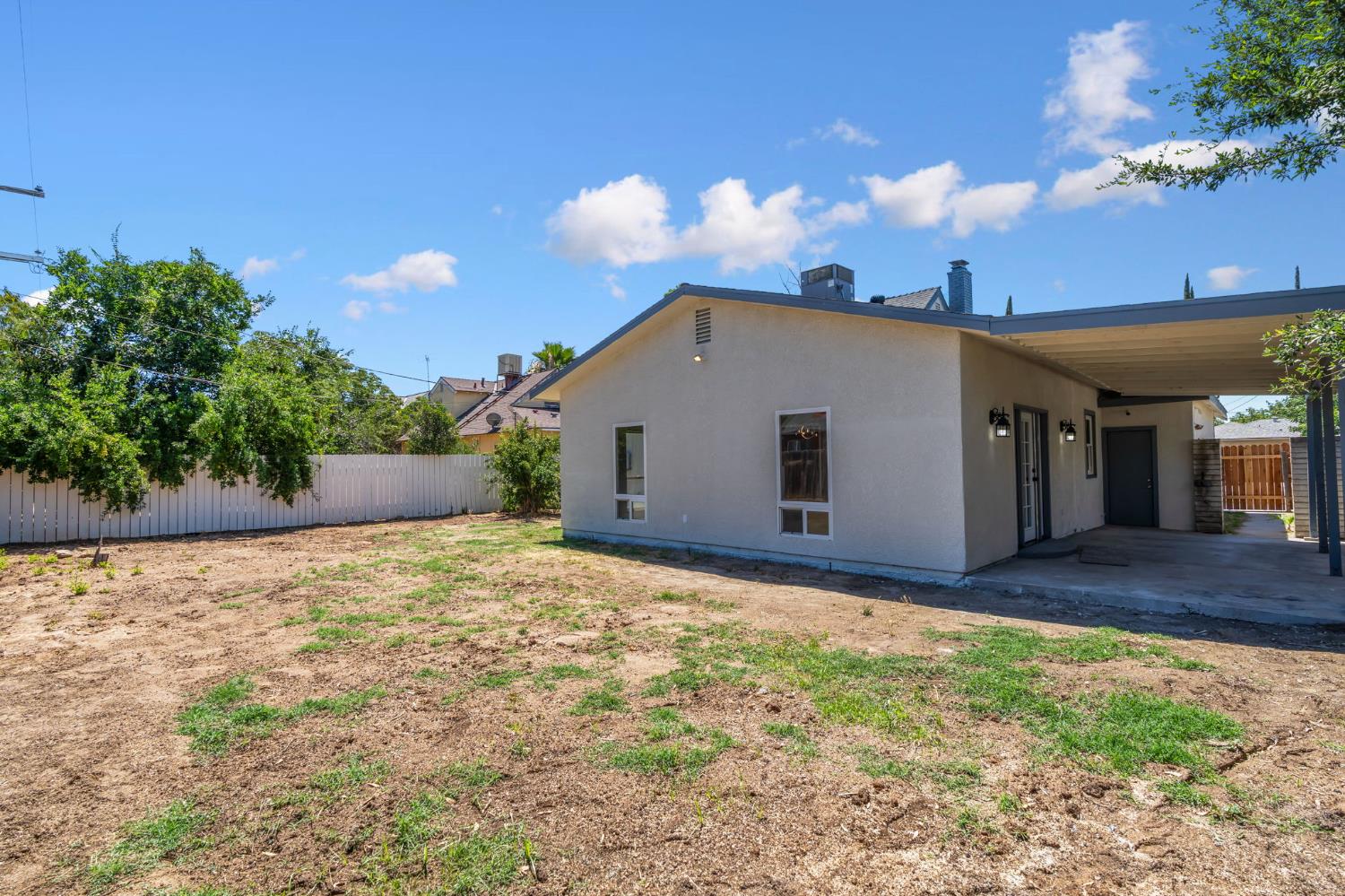 2315 E Santa Ana Ave, Fresno, CA 93726