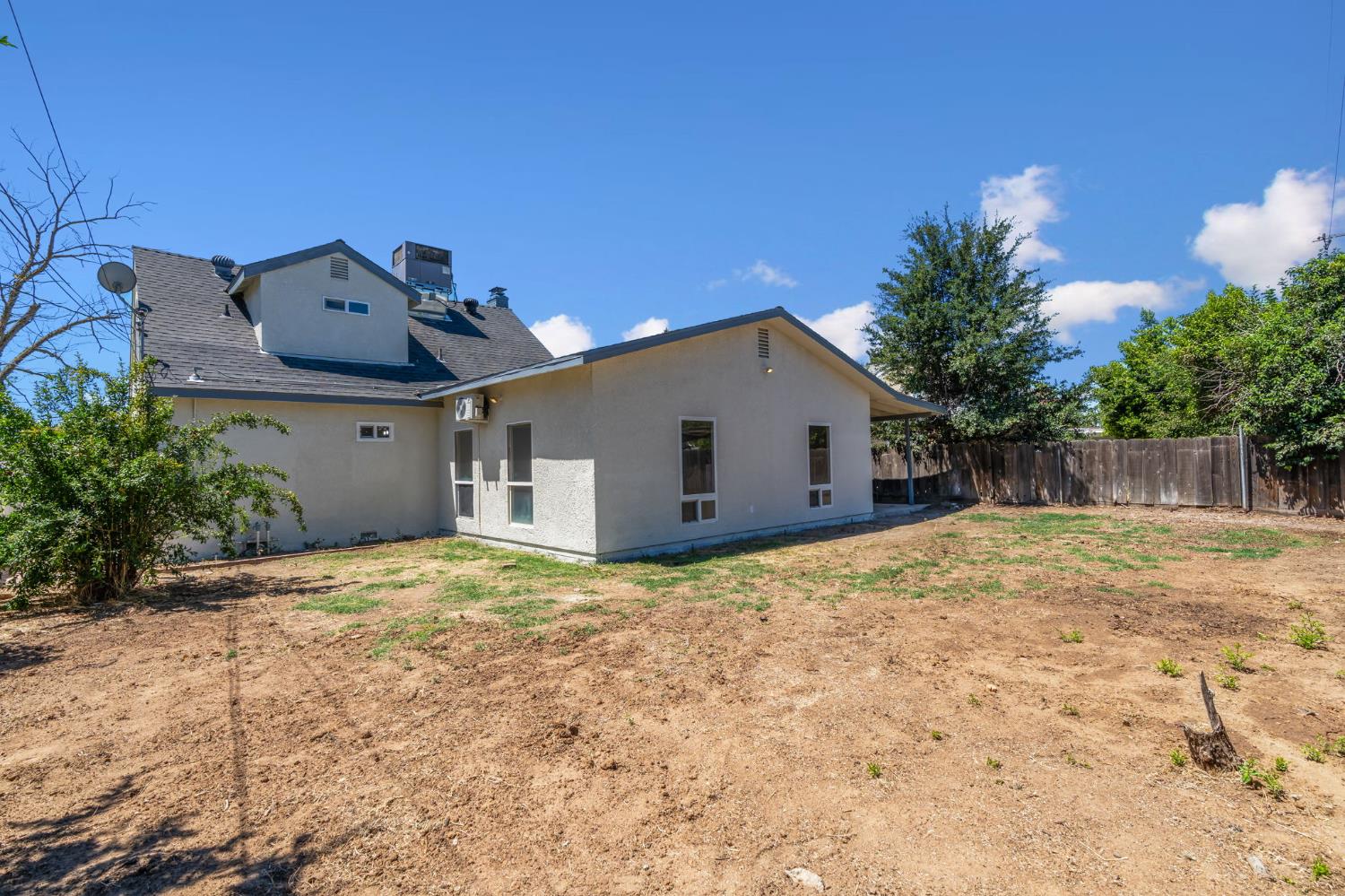 2315 E Santa Ana Ave, Fresno, CA 93726