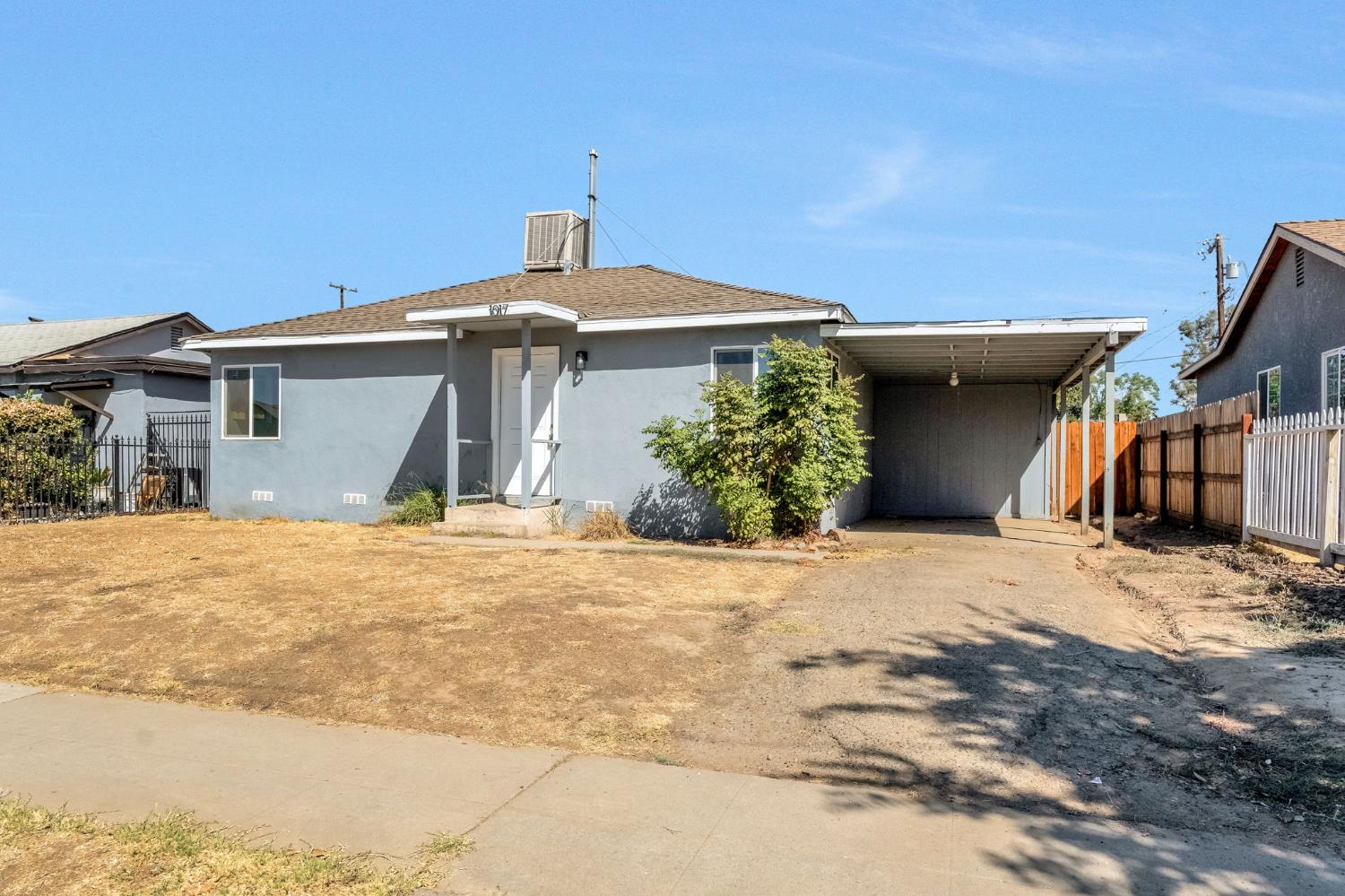 1017 E Vine Ave, Fresno, CA 93706