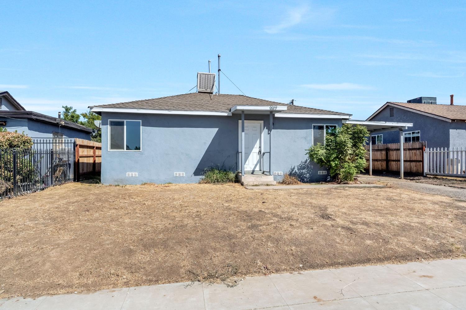 1017 E Vine Ave, Fresno, CA 93706
