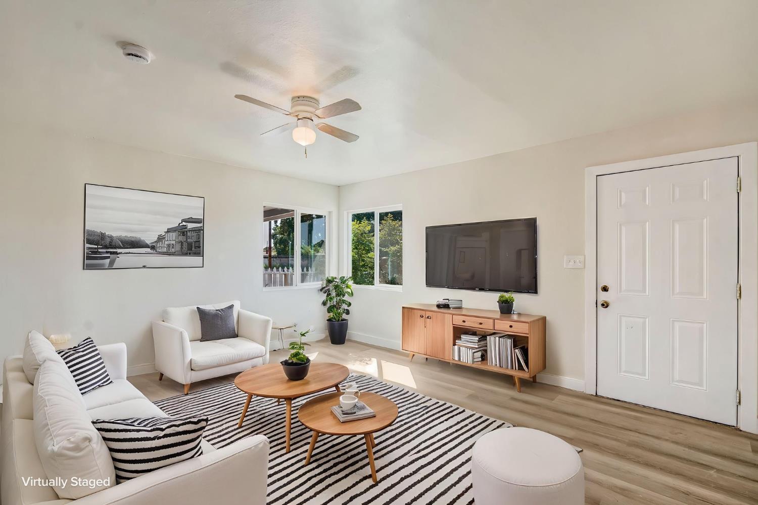 1017 E Vine Ave, Fresno, CA 93706