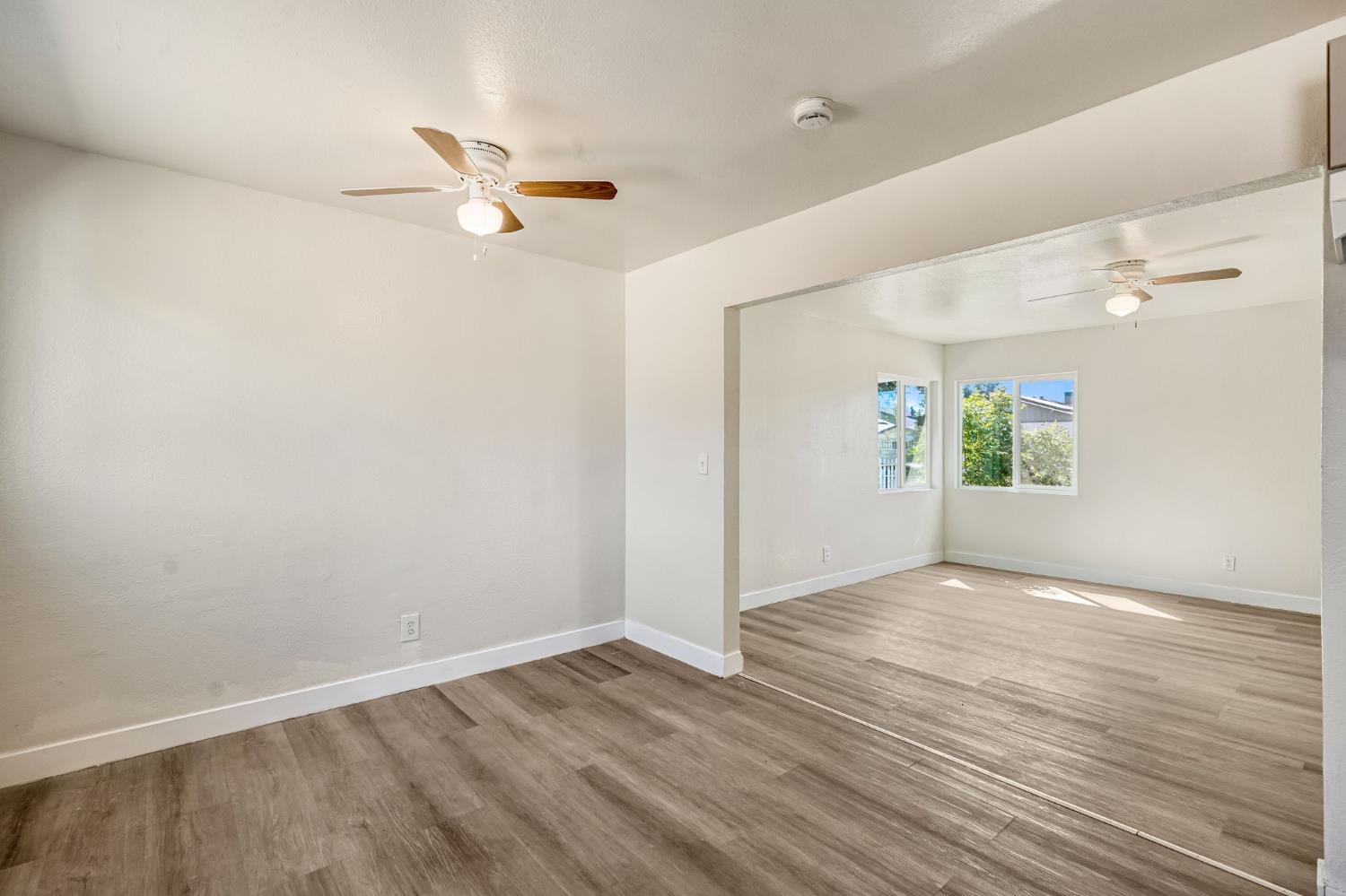 1017 E Vine Ave, Fresno, CA 93706