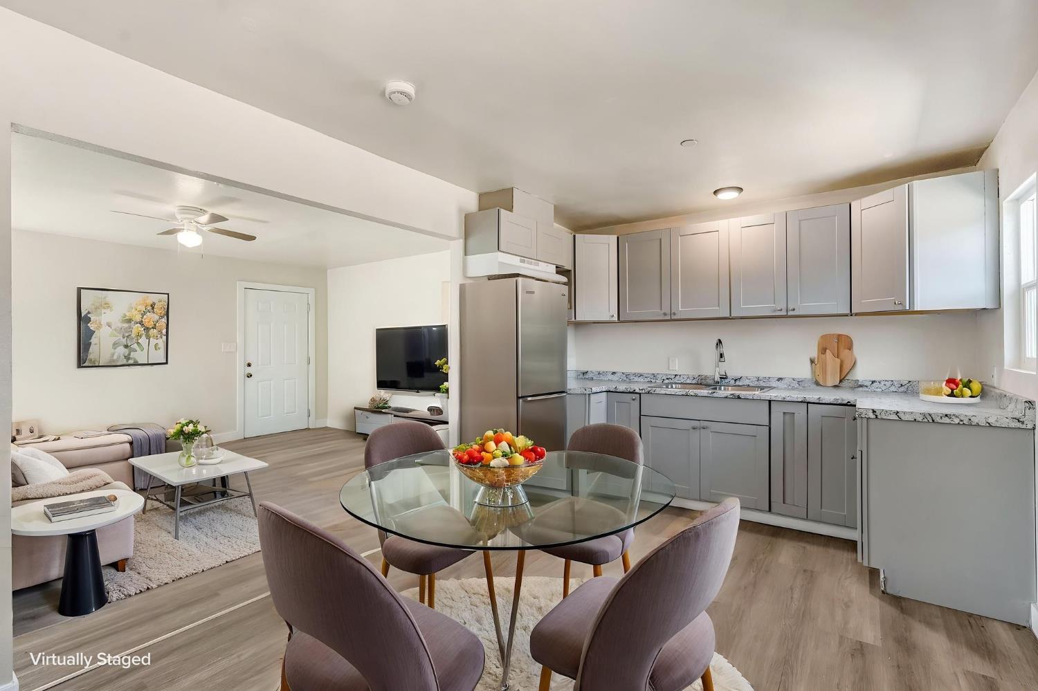 1017 E Vine Ave, Fresno, CA 93706