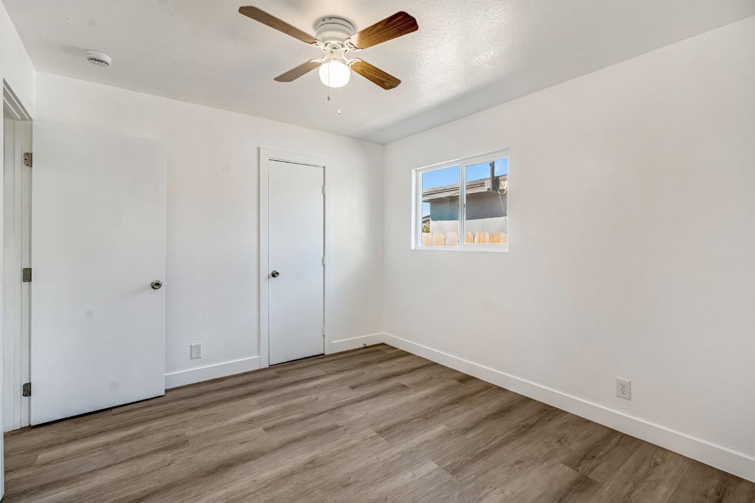 1017 E Vine Ave, Fresno, CA 93706