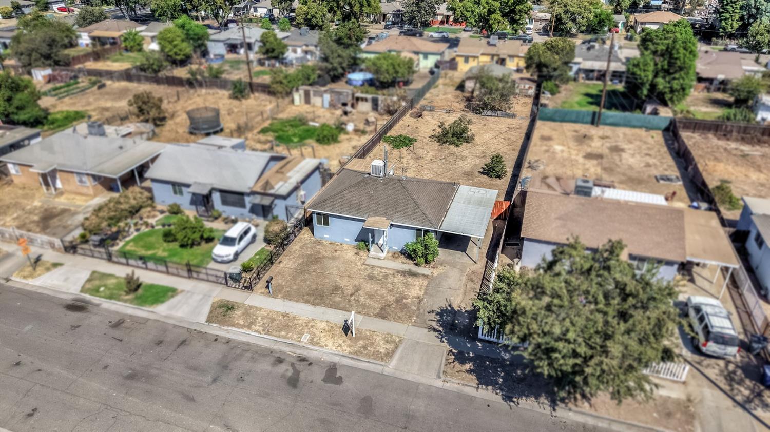 1017 E Vine Ave, Fresno, CA 93706