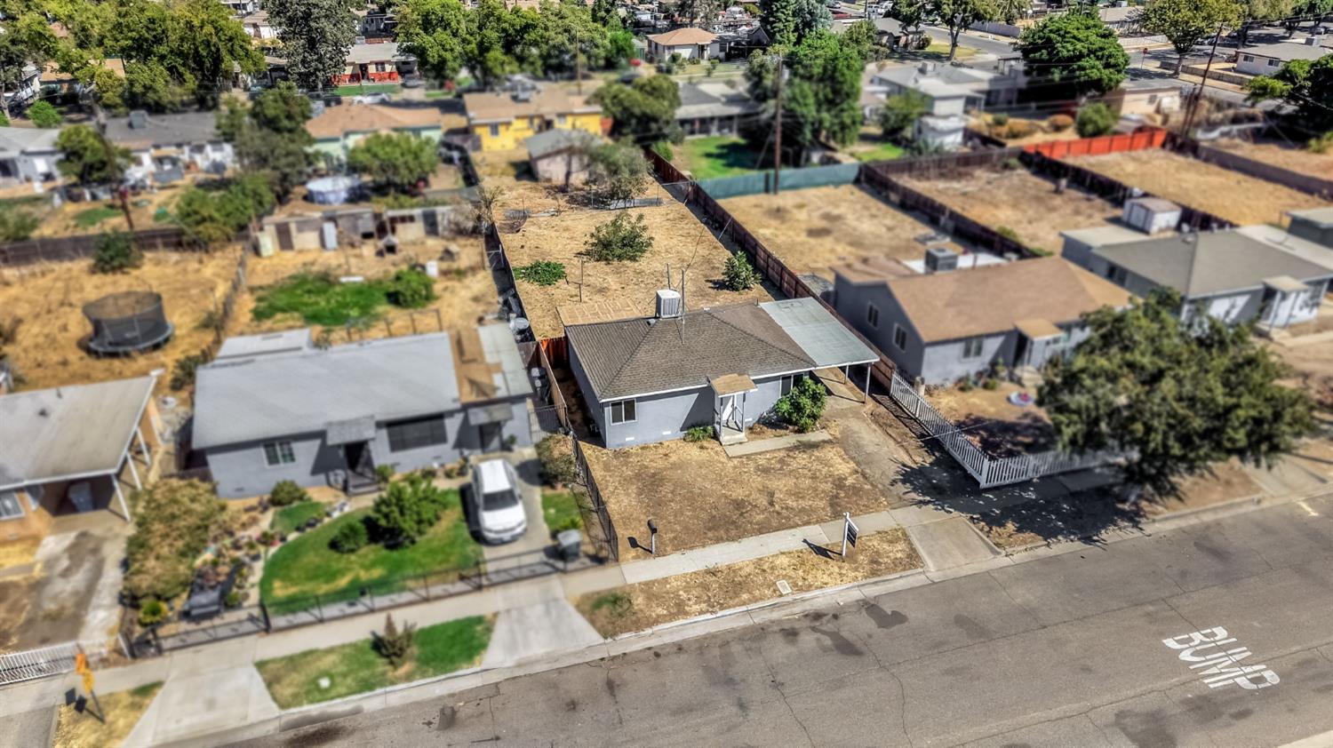 1017 E Vine Ave, Fresno, CA 93706