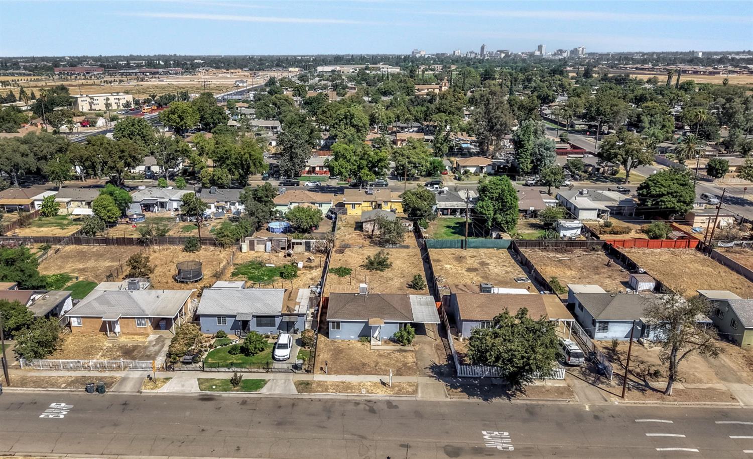 1017 E Vine Ave, Fresno, CA 93706