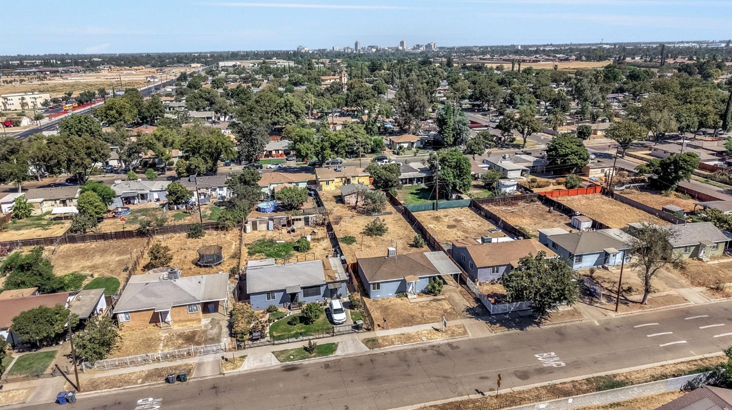 1017 E Vine Ave, Fresno, CA 93706