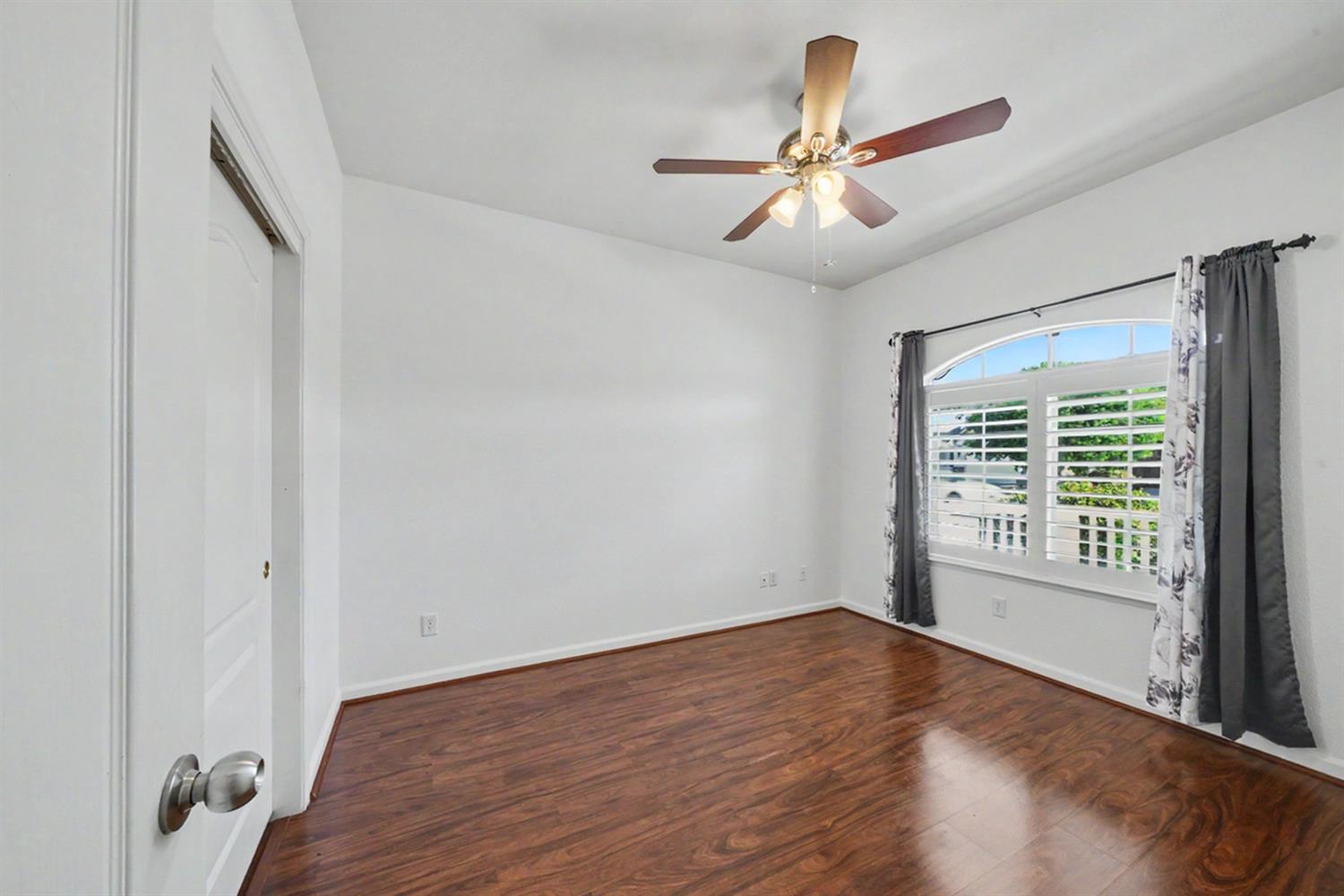 2890 E Jon Dr, Fresno, CA 93720