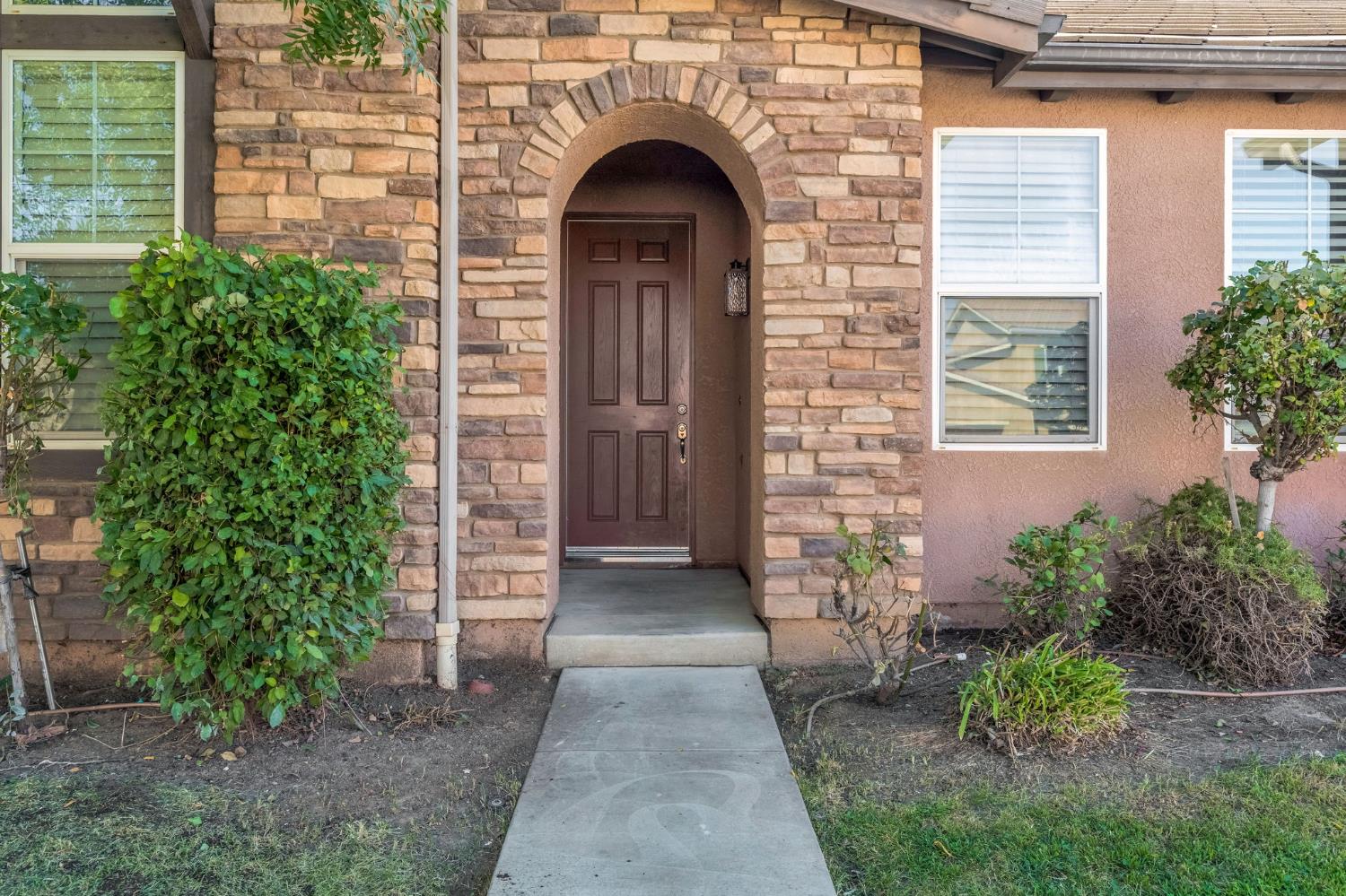 10581 N Sierra Vista Ave, Fresno, CA 93730