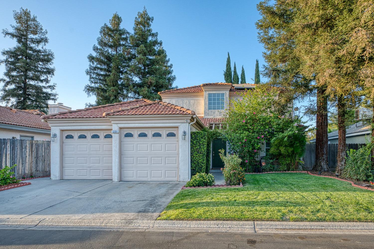 1294 E Loma Linda Ave, Fresno, CA 93720