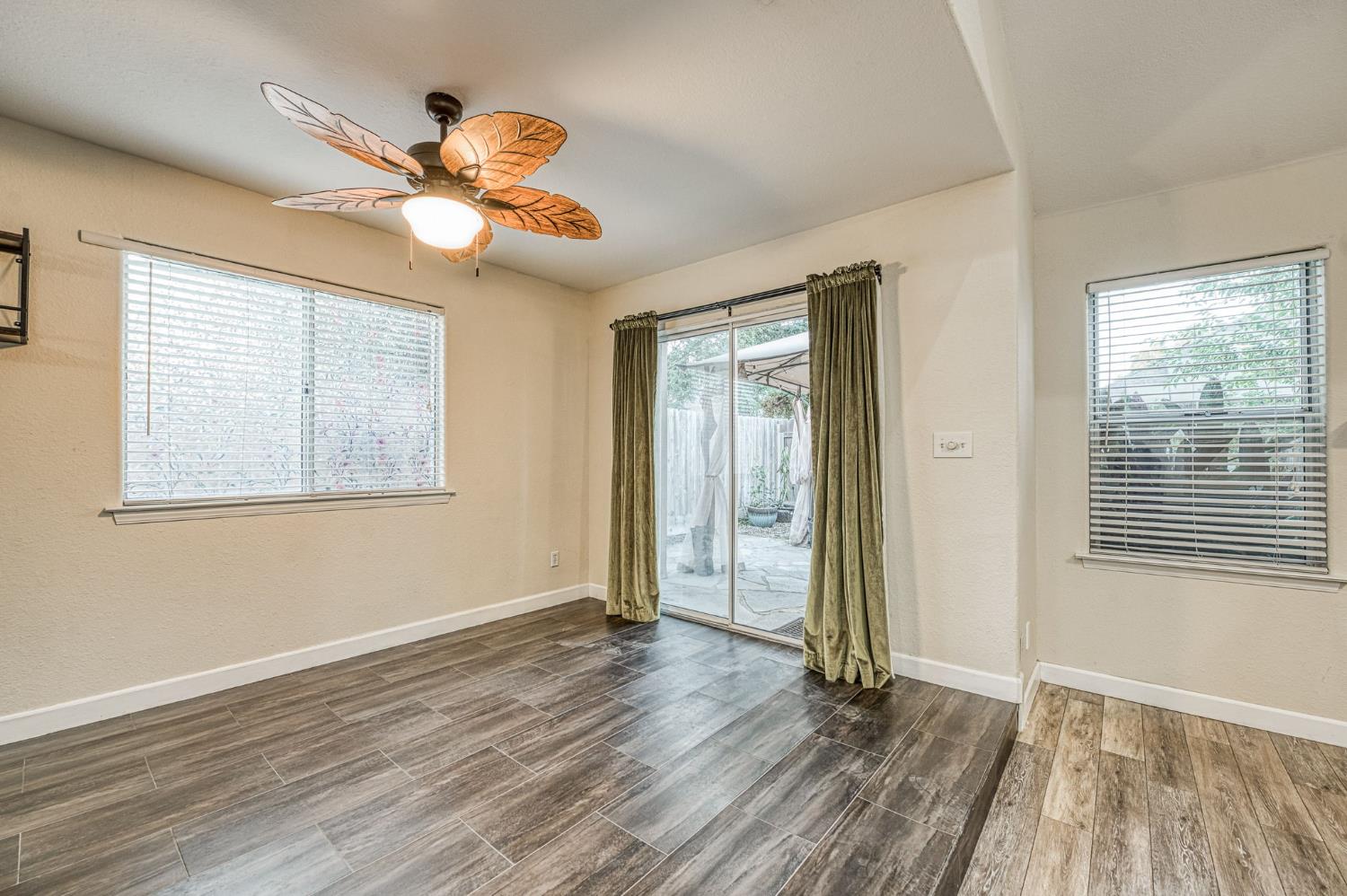1294 E Loma Linda Ave, Fresno, CA 93720