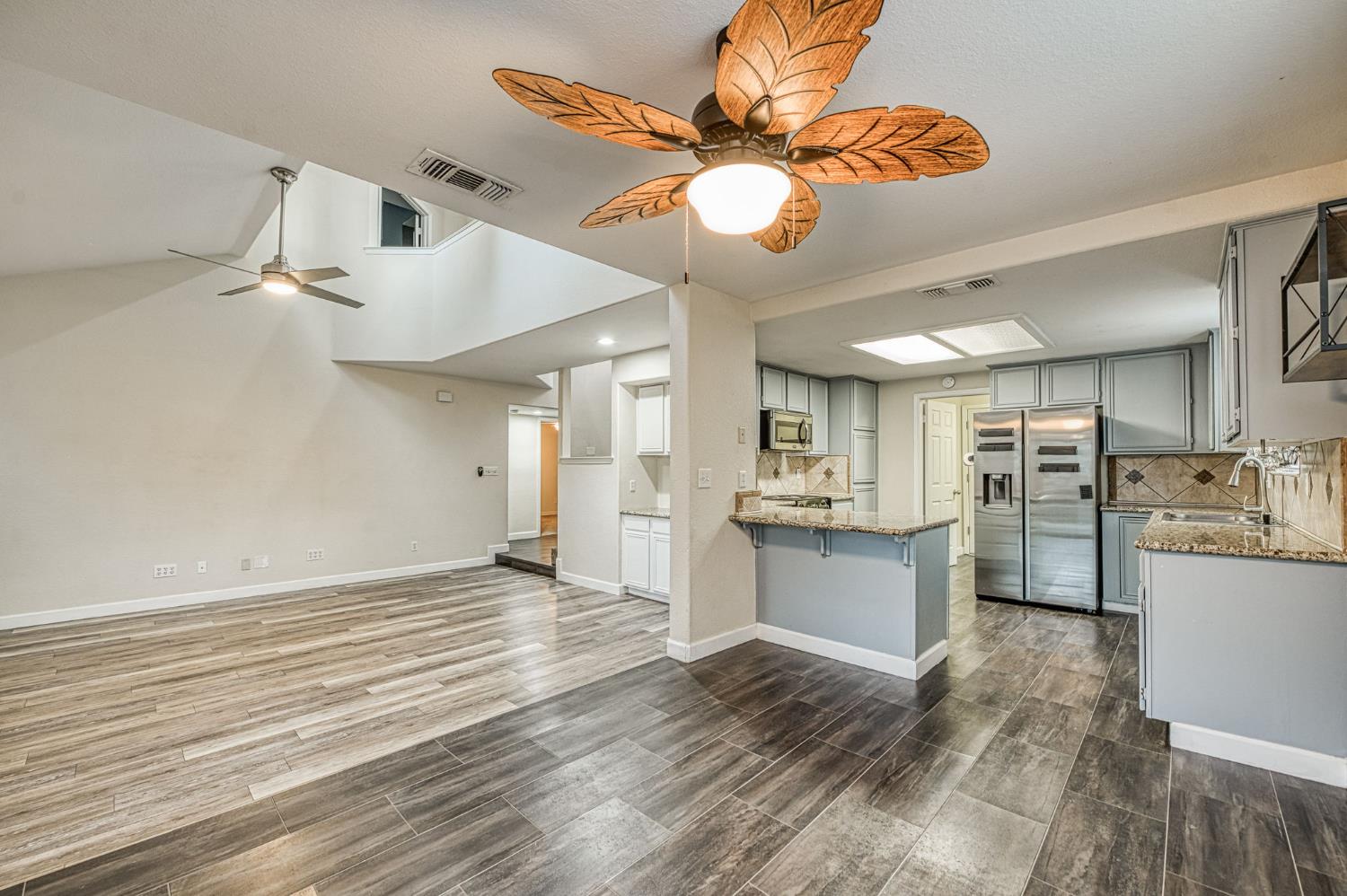 1294 E Loma Linda Ave, Fresno, CA 93720