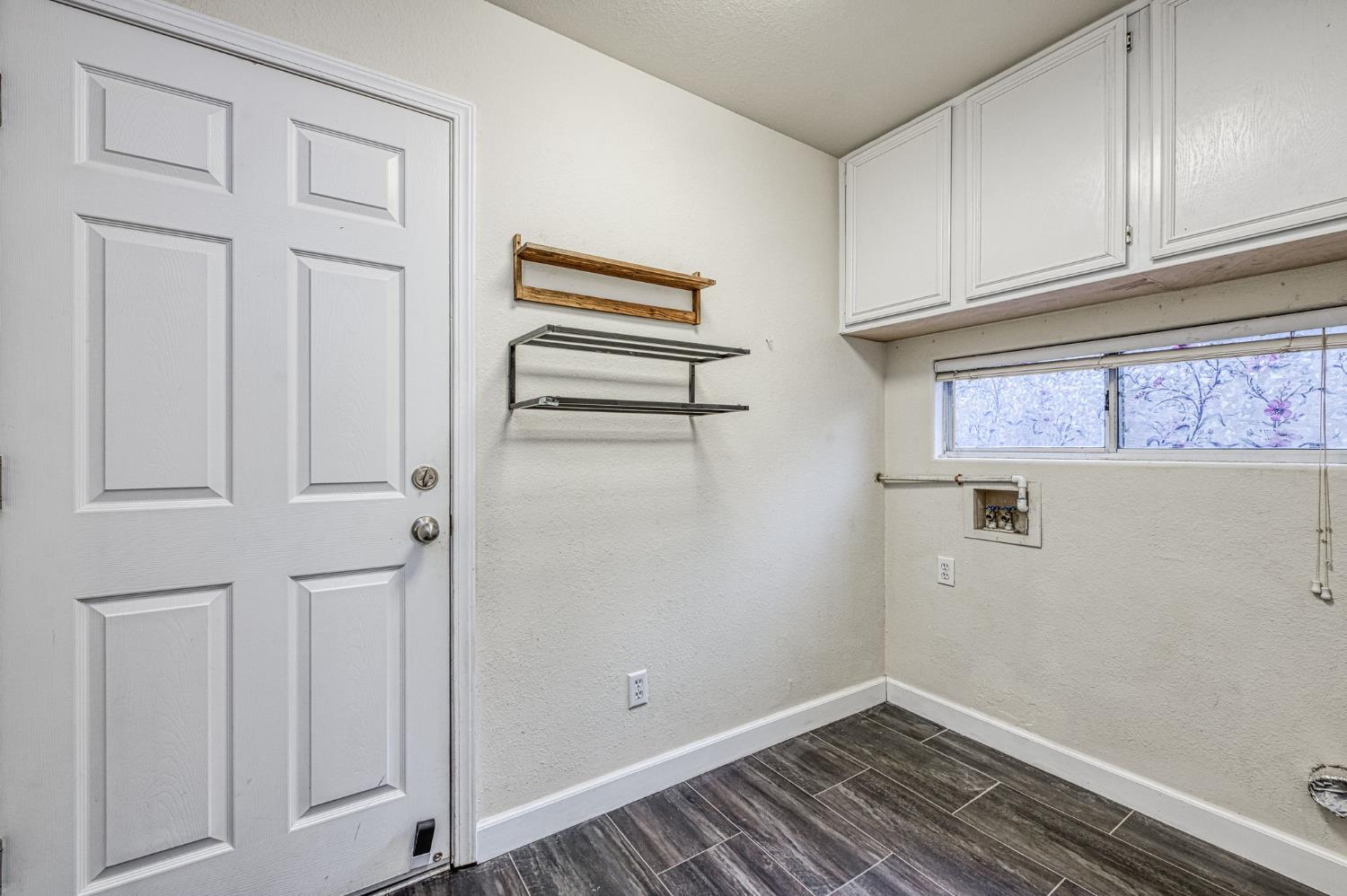 1294 E Loma Linda Ave, Fresno, CA 93720