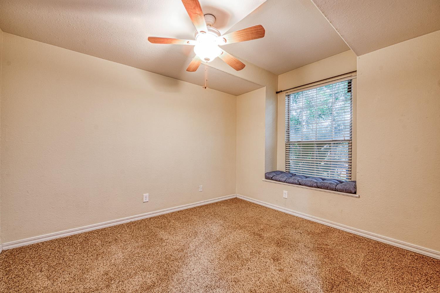 1294 E Loma Linda Ave, Fresno, CA 93720